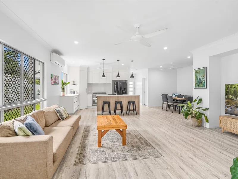 NEWLY BUILT - GORGEOUS INTERIOR - 3 BED - 2 BATH