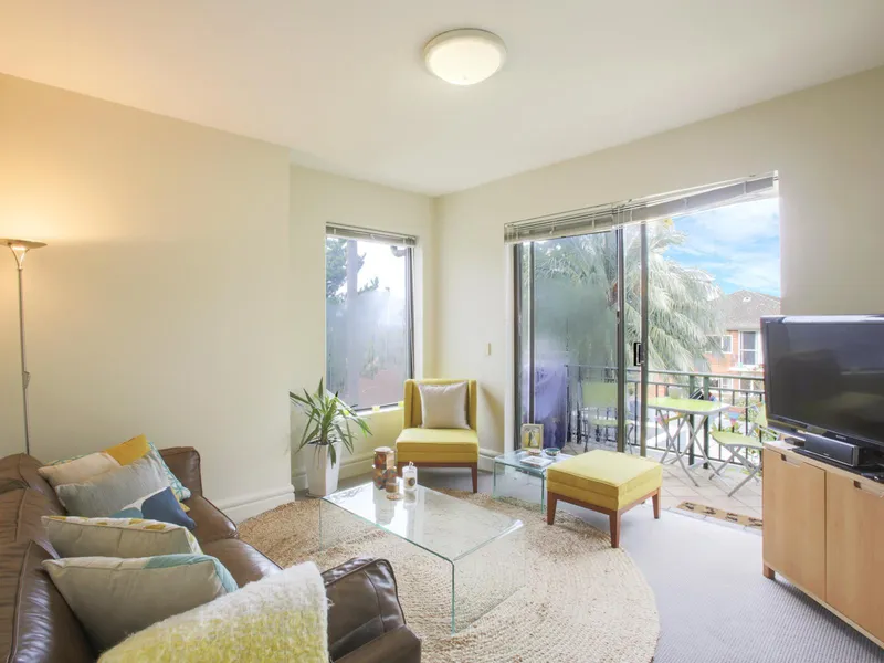 Convenient Location, Modern Executive Style Living