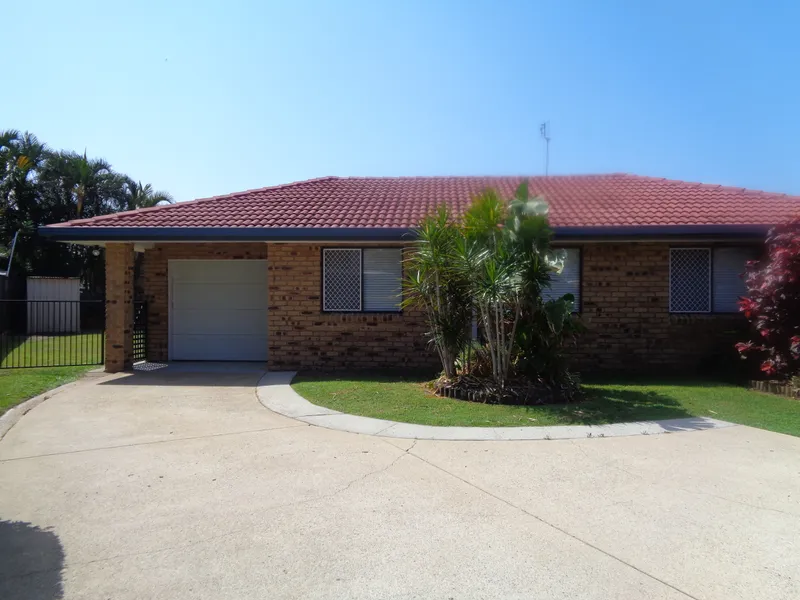 Centrally located , well presented 2 bed duplex unit (water charges included in weekly rent)