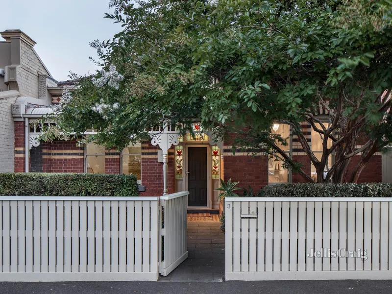 Stunning & flexible family oasis opposite Darling Gardens