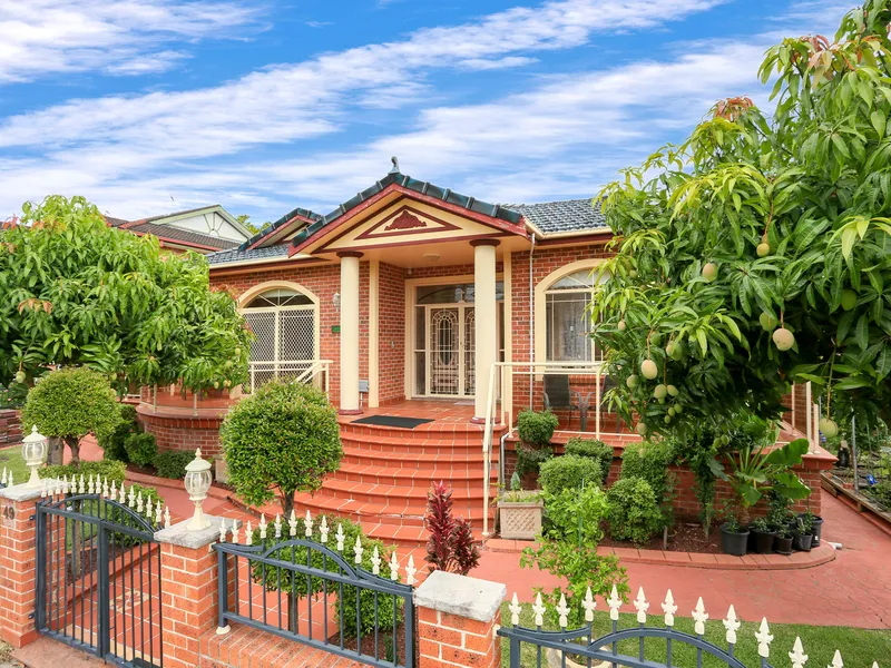 Grand Home in Ideal Location