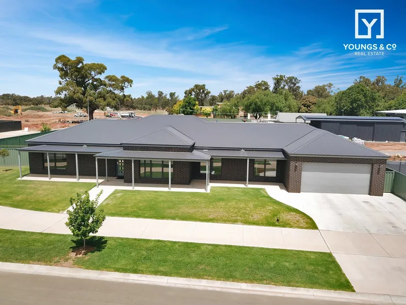 As New - Quality Built 4 Bedroom Home on 1,900m2 Block - Riviera Estate