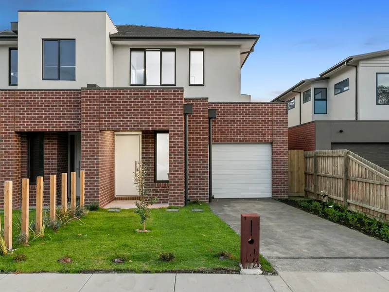 Brand New Family Townhouse With Direct Park Access