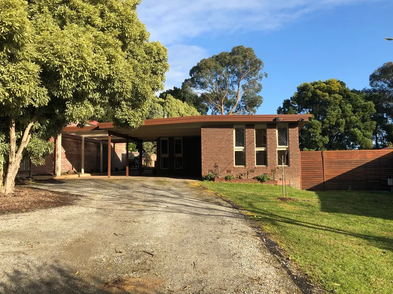 * A Beauty in Beaconsfield Upper *