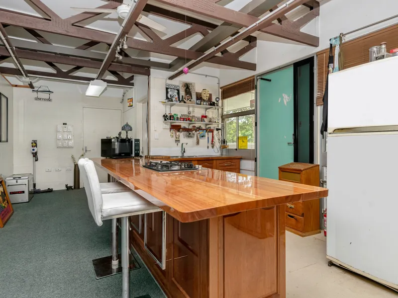 Unique & Outstanding Acreage Opportunity!