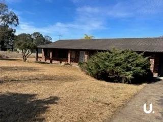 4 Bedroom Family Home on Acreage