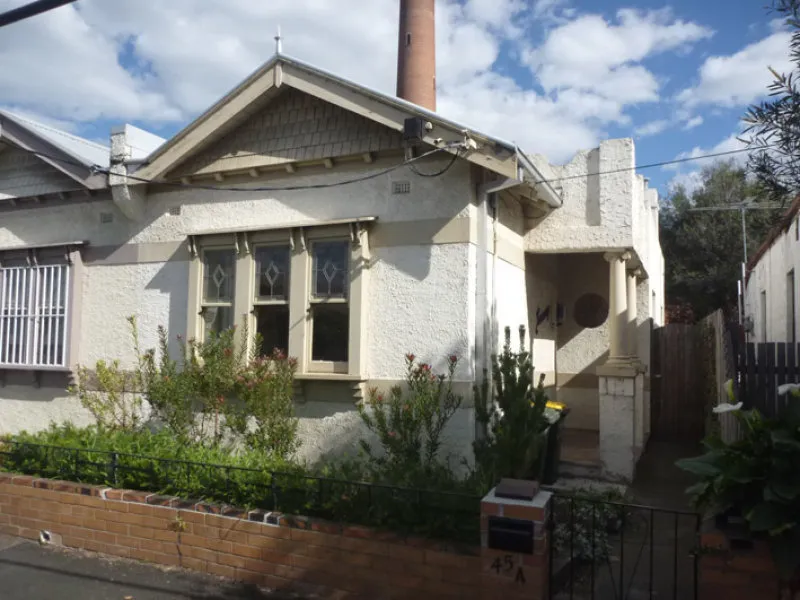 STUNNING HOME IN A GREAT LOCATION