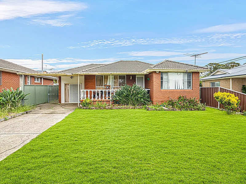 House & Granny Flat - 750 sqm block approx.