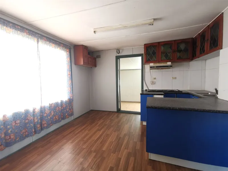 1 Bedroom + Studio for Lease