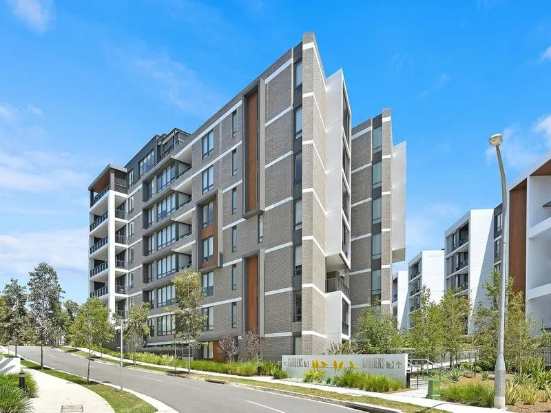 BEAUTIFUL 2 BEDROOM APARTMENT LOCATED IN THE PUTNEY HILL ESTATE