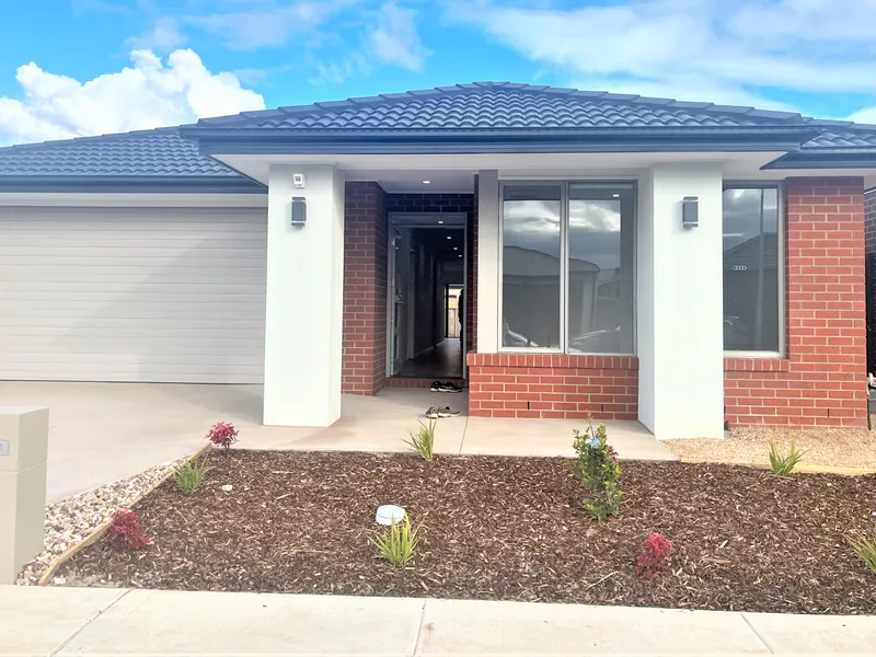 Beautiful Family Home In Prime Location!