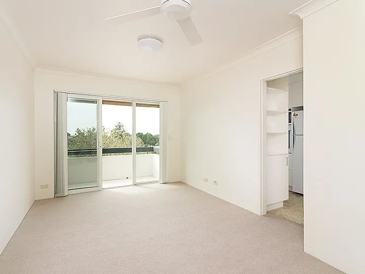 SUNNY MODERN APARTMENT IN ULTRA CONVENIENT LOCATION