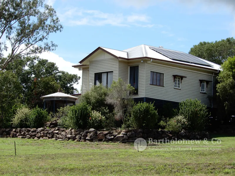 Classy property. Suit the horse enthusiast or hobby farmer.