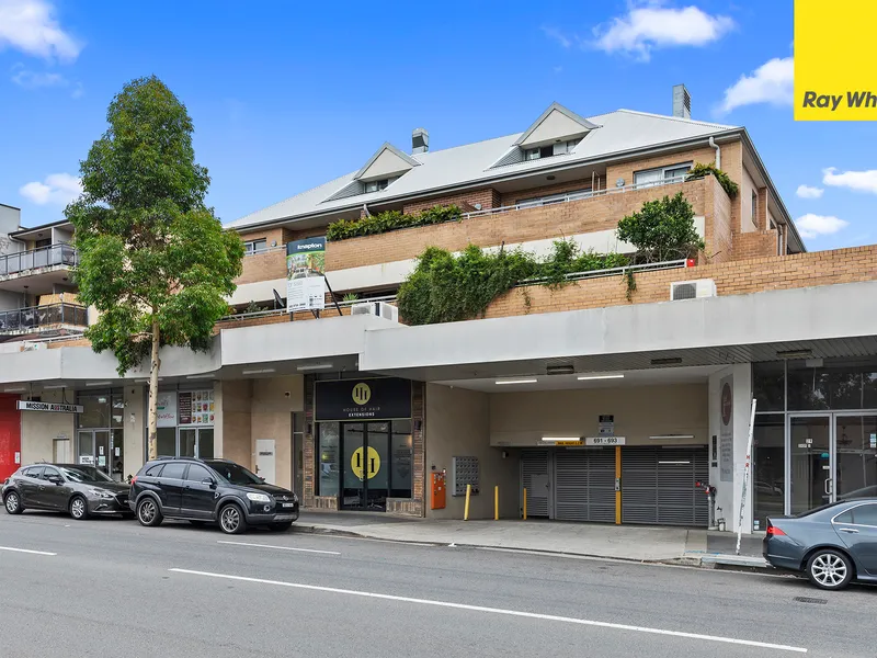 3 BEDDER IN PRIME LOCATION - 400M TO PUNCHBOWL STATION, SHOPS & CLOSE TO SCHOOLS!