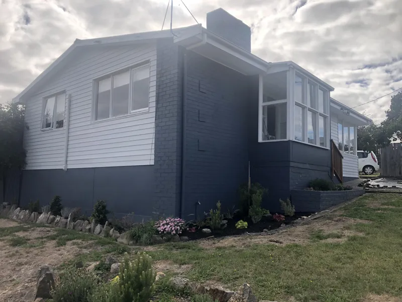 Fresh light-filled newly renovated family home, close to the city and in an attractive well-established neighbourhood