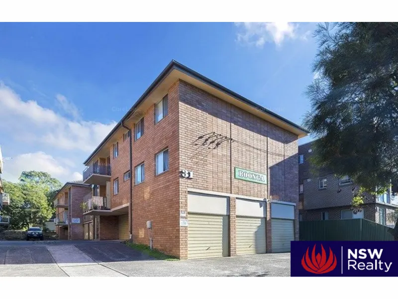 NEAT 2 BEDROOM APARTMENT