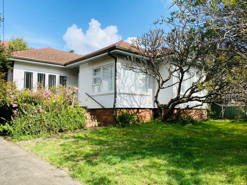 PET FRIENDLY 2 Bedroom Half House - Inclusive of Electricity & Water