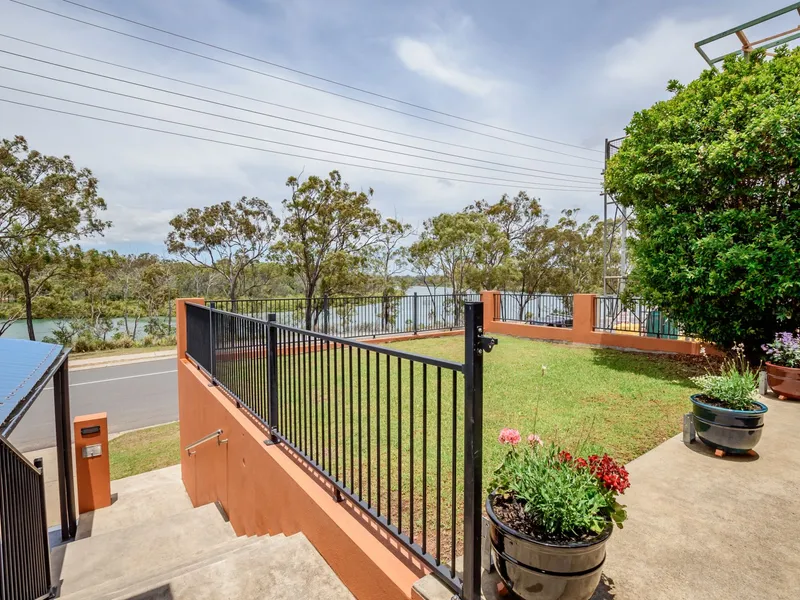 A rare opportunity exists to purchase a large established home overlooking the Boyne River with spectacular 180-degree uninterrupted River views.