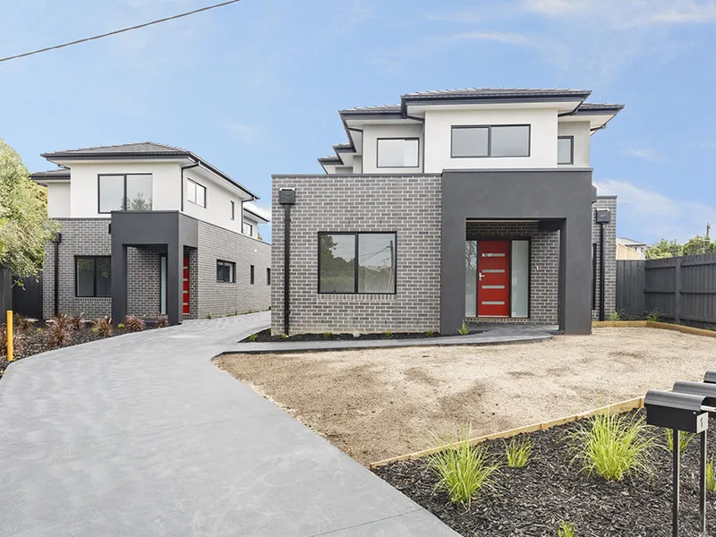 Stunning new townhouse - approx 21 squares in size