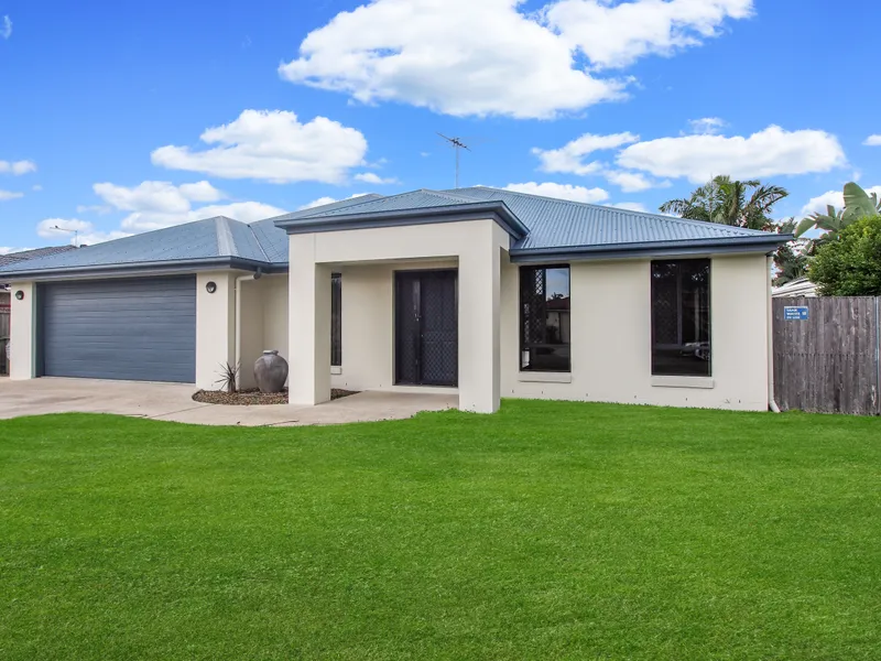 GREAT HOME IN HIGHLY SOUGHT AFTER AREA OF SANDSTONE POINT!