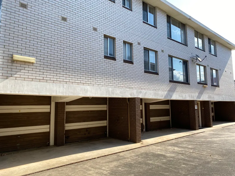 EXCELLENT CONDITION UNIT