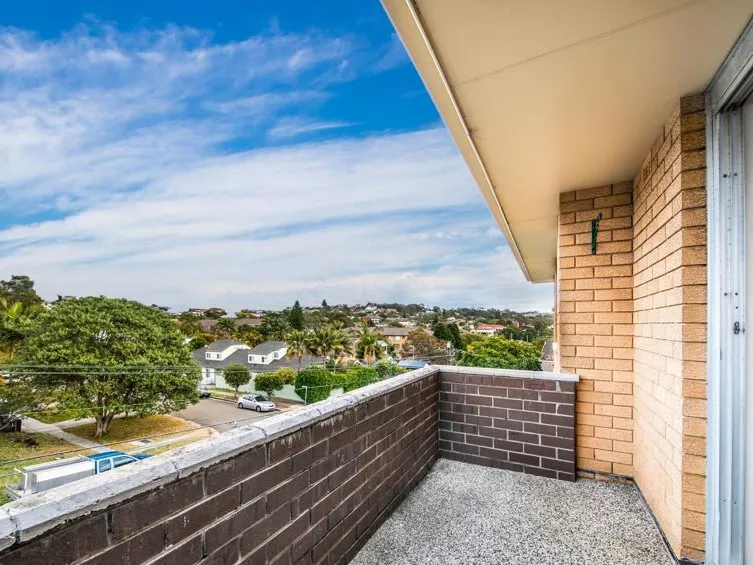 Top Floor Unit - Minutes Walk to Dee Why Beach