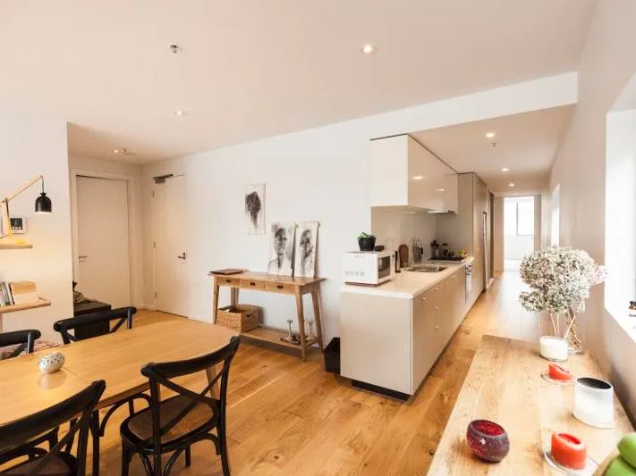 STUNNING THREE BEDROOM APARTMENT - FURNISHED