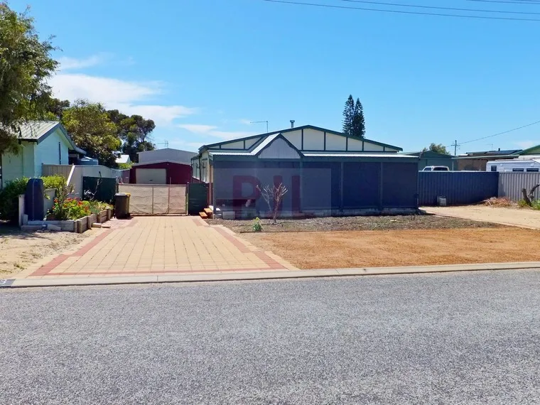 WHAT A PLACE TO LIVE IN!!!