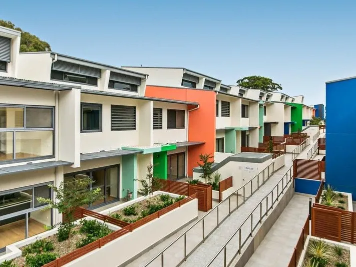 NEW 3 BEDROOMS TOWNHOUSE