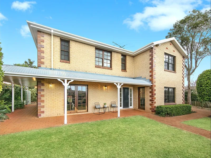 2 Storey quality 4 bed 2 bath family home in ideal suburb.