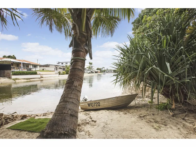 Three Bedroom Home Situated in a Prime Location - Short Term Lease