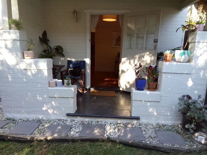 Gorgeous garden flat/half-house - bills included