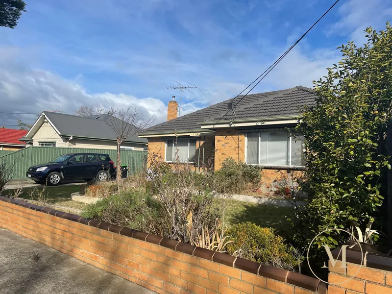 PRIME LOCATION WITH APPROVED PLANS