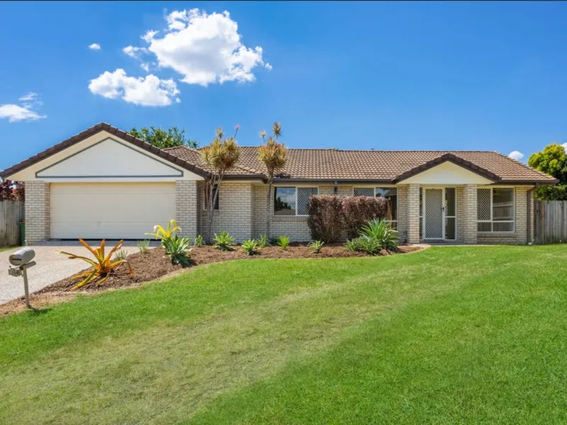 Lowset 4 Bedroom Brick home