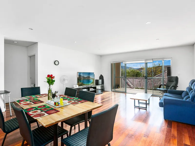 Contemporary, north-facing apartment