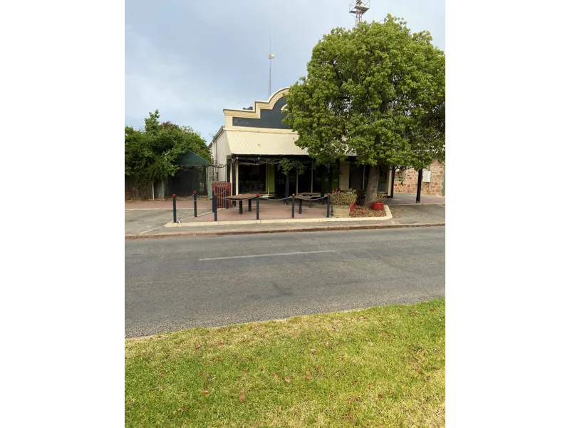 Prominent Main street Shop & Residence