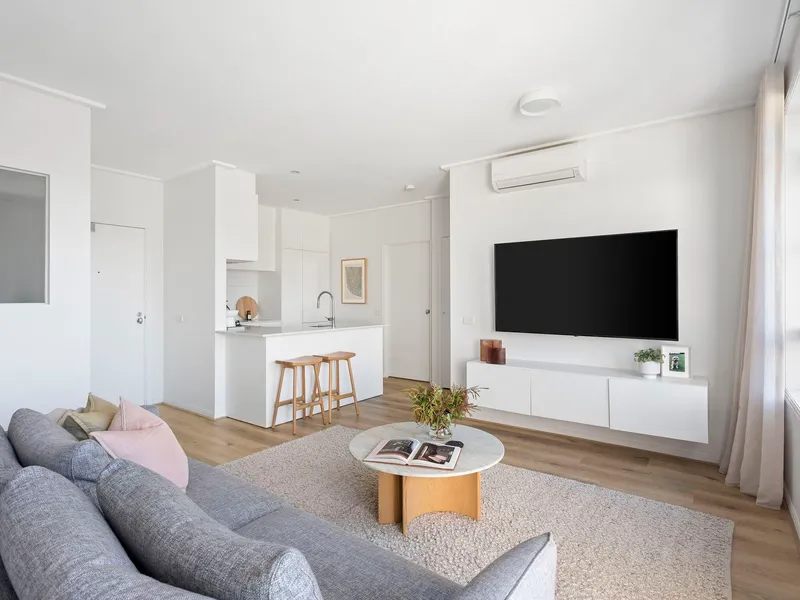 Fully Furnished Dream