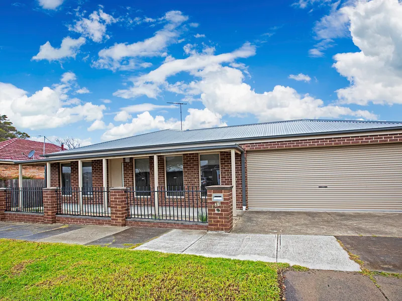 Low Maintenance Unit In The Heart Of Belmont