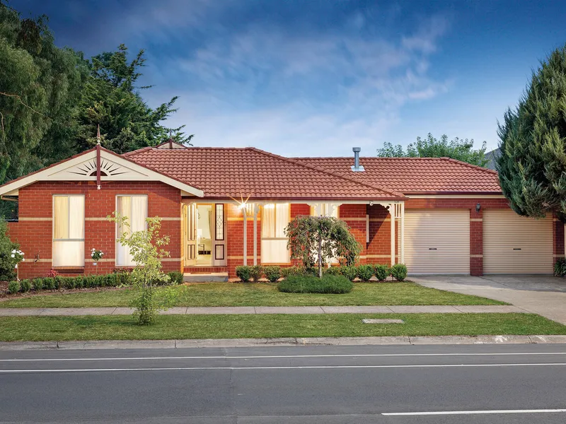 Beautiful Family Home Set On Large 753m2 Allotment Adjacent to Parklands