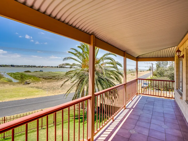 SENSATIONAL 'RIVER FRONTAGE' POSITION