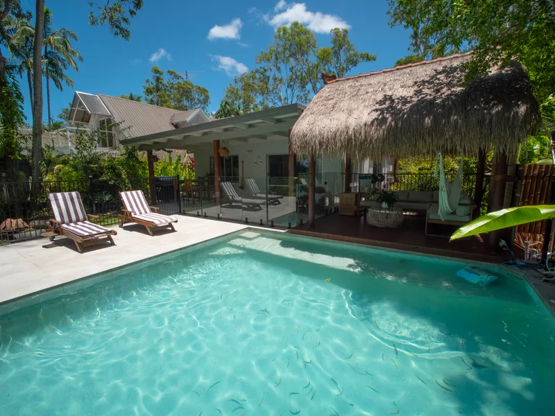 Great Family home Fully Furnished with Pool!!!
