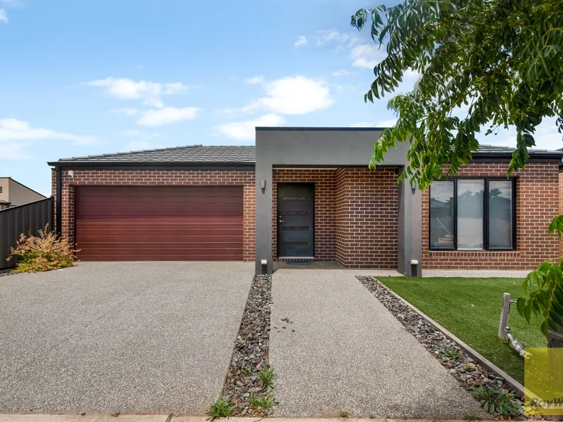 Prestigious Large Family Home!