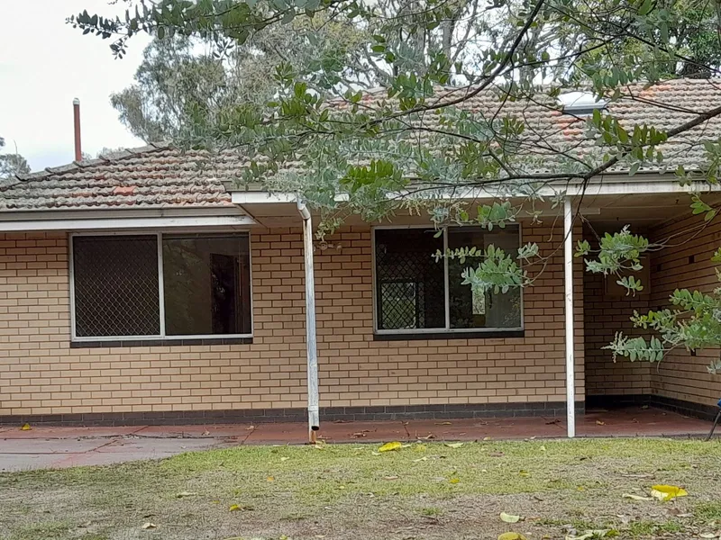 DUPLEX IN CONVENIENT LOCATION