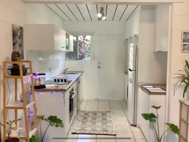 Charming Unit Walking Distance To Cooroy CBD