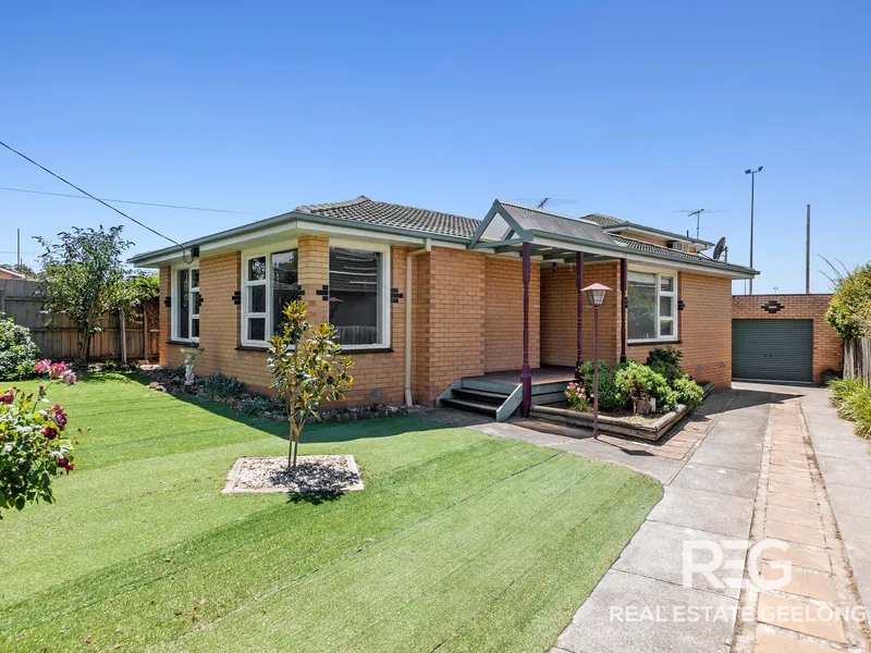 So Much Space! Family Home in Belmont