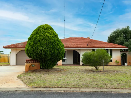 GREAT HOME IN EAST BUNBURY