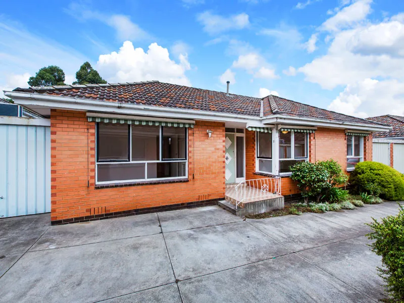 Private, Peaceful and Well Positioned!