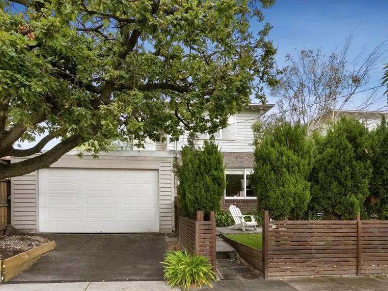 Spacious & Stylish Townhouse: Your Ideal Urban Retreat Awaits!