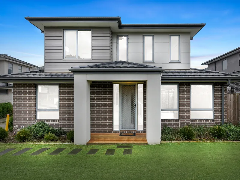 STUNNING MODERN TOWNHOUSE!!!