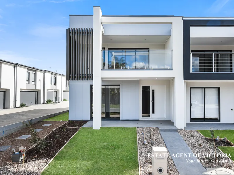 BRAND NEW LUXURY IN THE HEART OF CASEY
